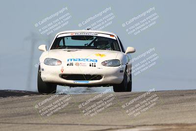 media/Oct-26-2025-CalClub SCCA (Sun) [[8ce1e69566]]/Group 5/Grapevine/